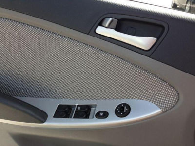 2012 Hyundai Accent  GLS