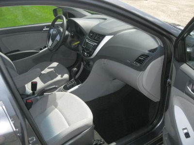 2012 Hyundai Accent  GLS