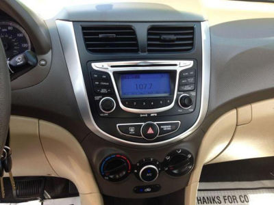 2012 Hyundai Accent  GLS
