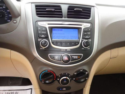2012 Hyundai Accent  GLS