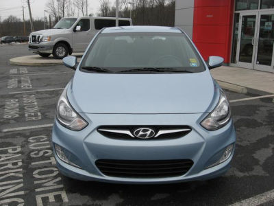 2012 Hyundai Accent  SE