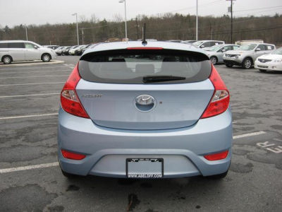 2012 Hyundai Accent  SE