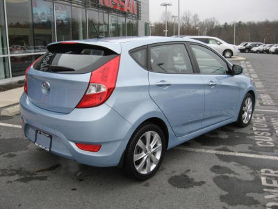 2012 Hyundai Accent  SE