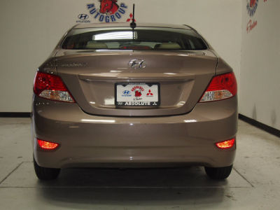 2012 Hyundai Accent  GLS