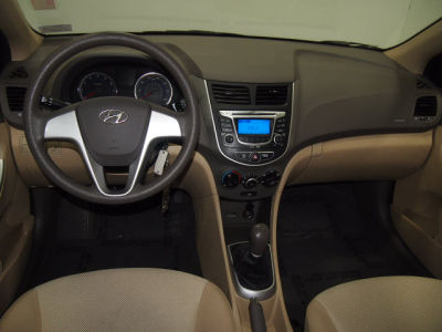 2012 Hyundai Accent  GLS