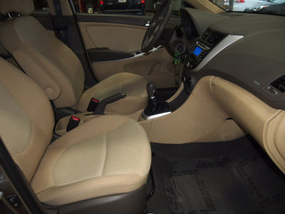 2012 Hyundai Accent  GLS