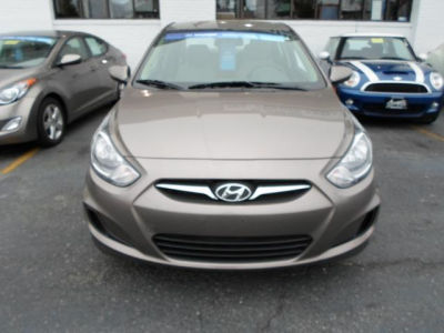 2012 Hyundai Accent GLS