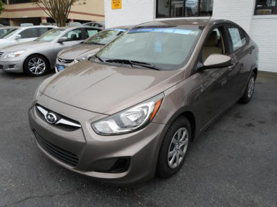 2012 Hyundai Accent  GLS
