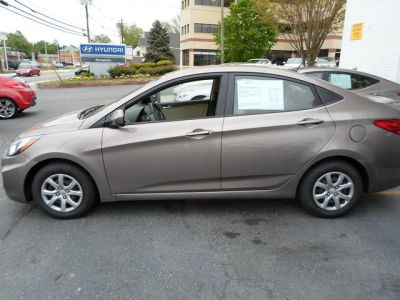 2012 Hyundai Accent  GLS