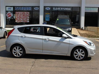 2012 Hyundai Accent  SE
