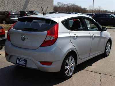 2012 Hyundai Accent  SE