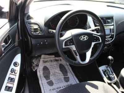 2012 Hyundai Accent  SE