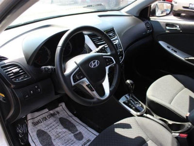 2012 Hyundai Accent  SE