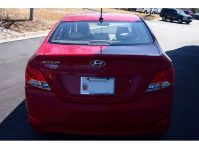 2012 Hyundai Accent GLS