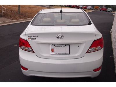 2012 Hyundai Accent  GLS