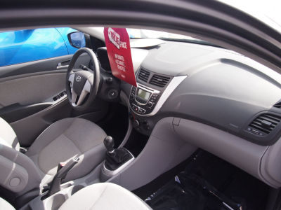 2012 Hyundai Accent  GLS
