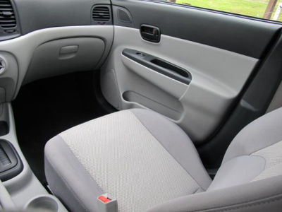 2010 Hyundai Accent  GLS