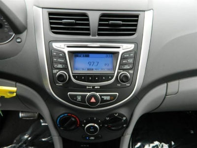 2012 Hyundai Accent  GS