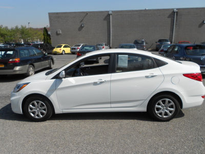 2012 Hyundai Accent GLS