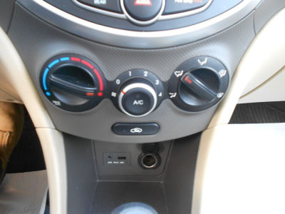 2012 Hyundai Accent GLS