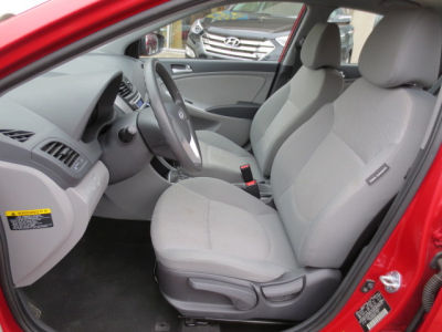 2012 Hyundai Accent  GLS