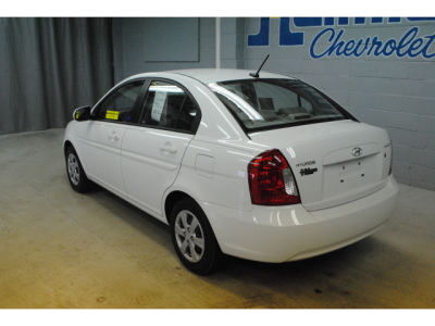 2011 Hyundai Accent  GLS