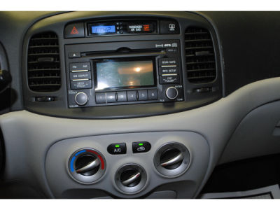 2011 Hyundai Accent  GLS