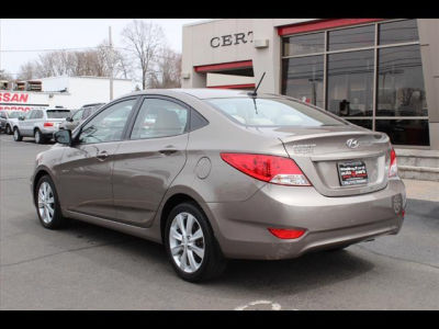 2012 Hyundai Accent  GLS