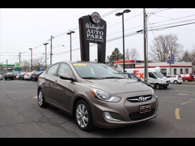 2012 Hyundai Accent  GLS