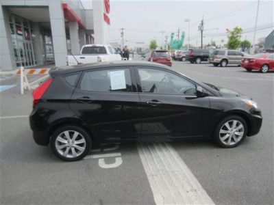 2012 Hyundai Accent  SE