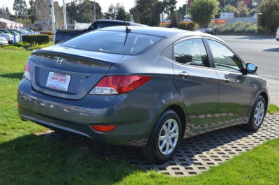 2012 Hyundai Accent  GLS
