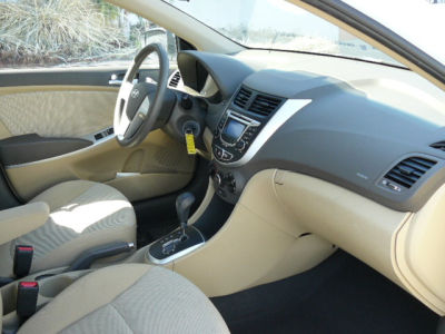 2012 Hyundai Accent GLS