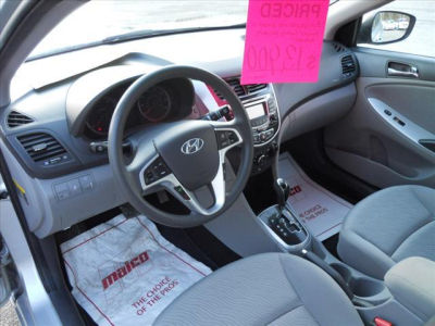 2012 Hyundai Accent GLS