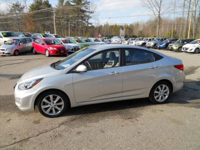 2012 Hyundai Accent GLS