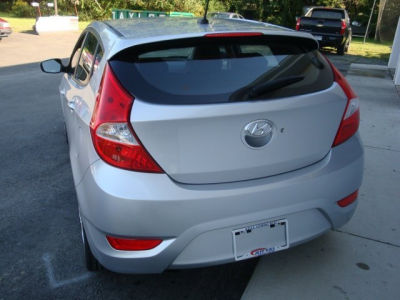 2012 Hyundai Accent  SE