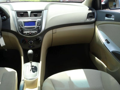2012 Hyundai Accent GLS
