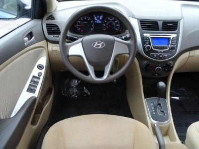 2012 Hyundai Accent  GLS