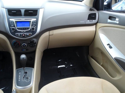 2012 Hyundai Accent  GLS