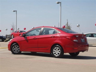 2012 Hyundai Accent GLS