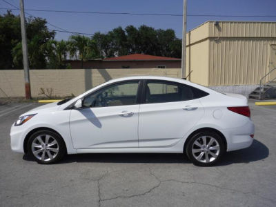 2012 Hyundai Accent  GLS