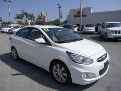 2012 Hyundai Accent  GLS