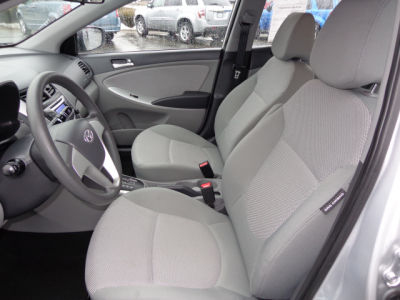2012 Hyundai Accent  GLS