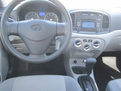 2010 Hyundai Accent  GLS