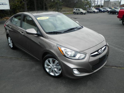 2012 Hyundai Accent GLS