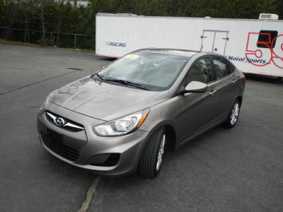 2012 Hyundai Accent GLS