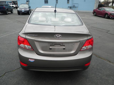 2012 Hyundai Accent GLS