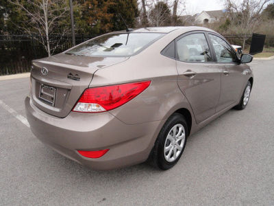2012 Hyundai Accent GLS