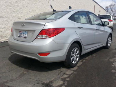 2012 Hyundai Accent  GLS