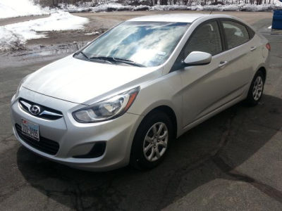 2012 Hyundai Accent  GLS