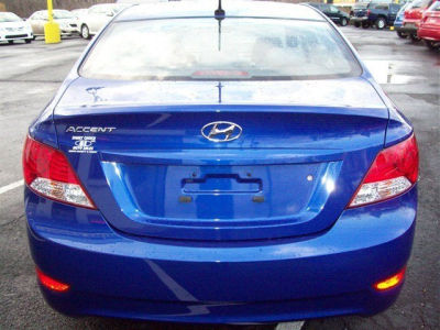 2012 Hyundai Accent GLS